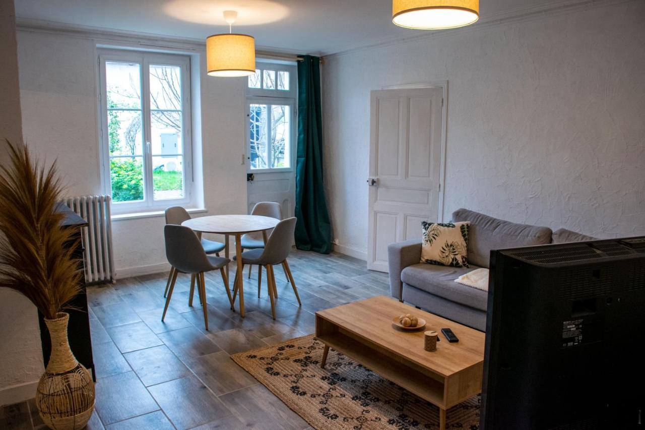 Renove Avec Piscine Au Coeur De Holiday home